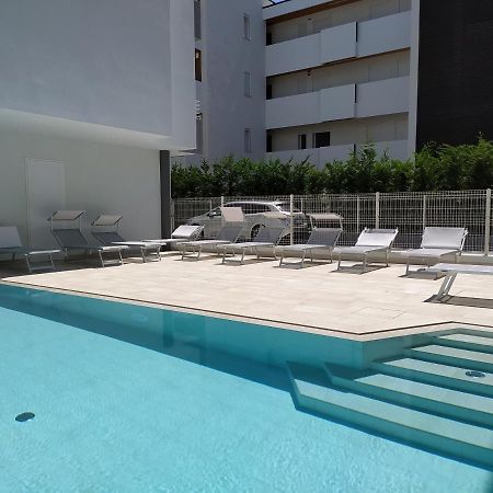 Jesolo Appartamenti F2 - Black And White Exterior foto