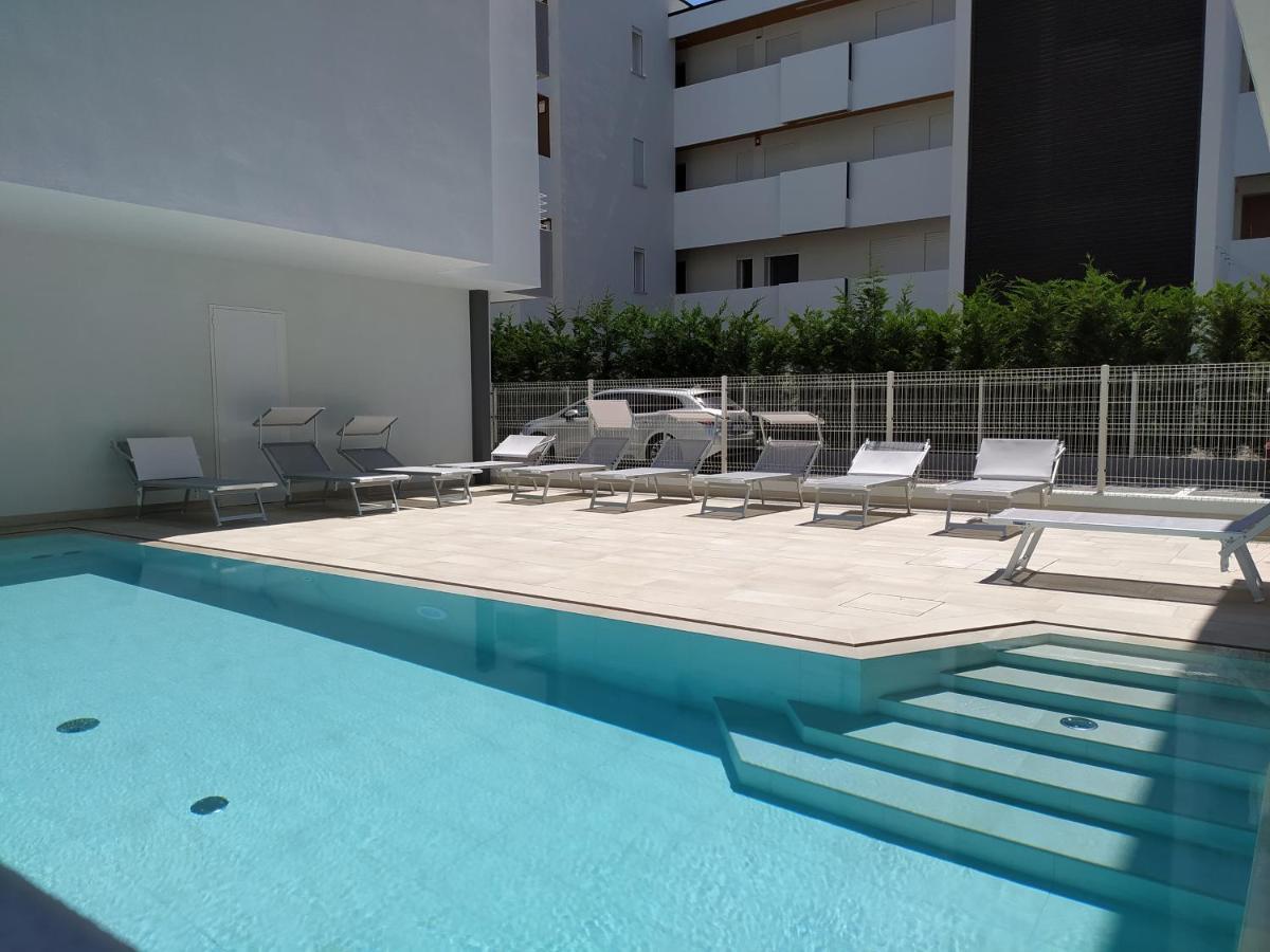 Jesolo Appartamenti F2 - Black And White Exterior foto
